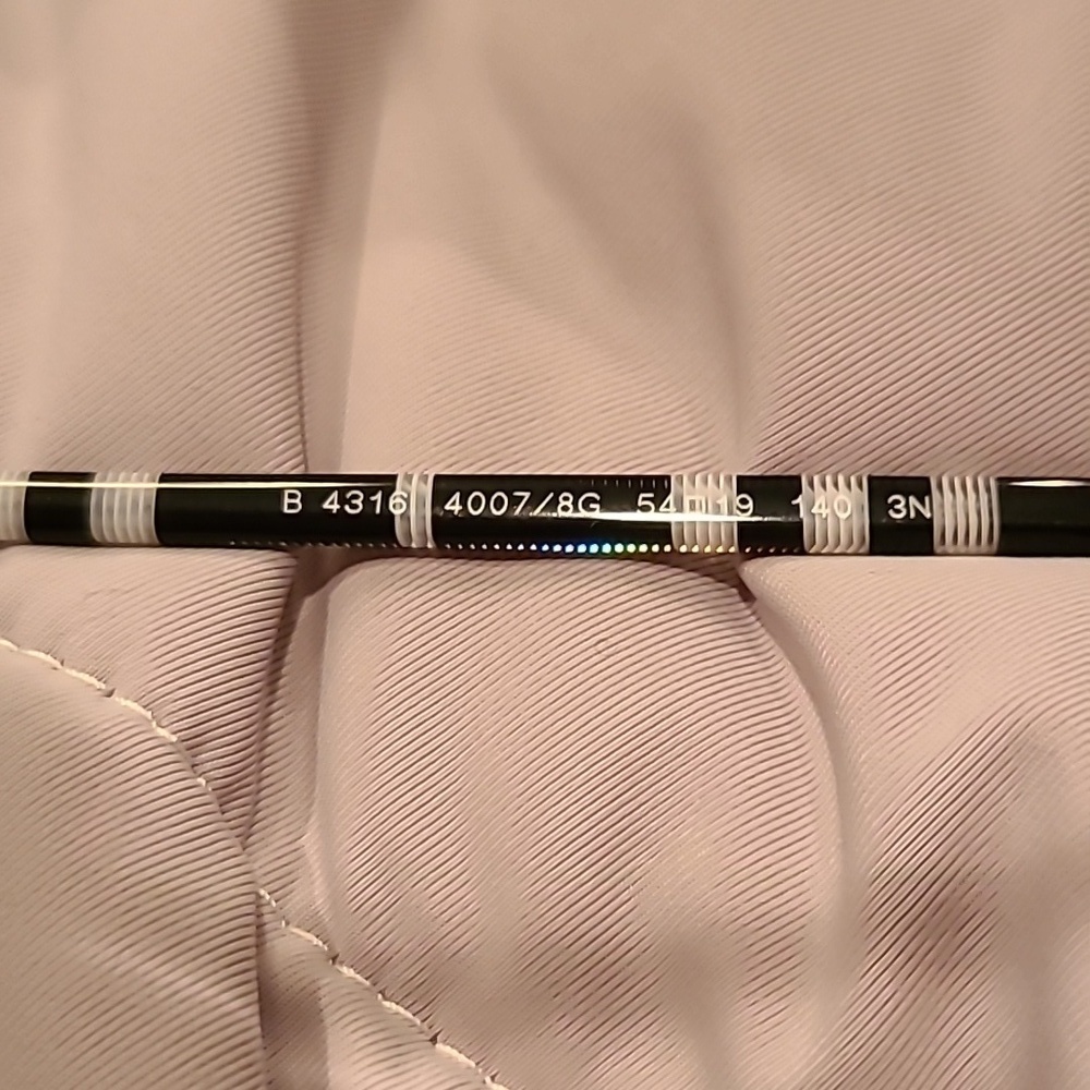 Burberry Black and White lightweight Sunglasses brand new in the box - Picture 6 of 15